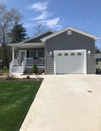 14 Modena Cir, Montgomery, MA 01085-9729