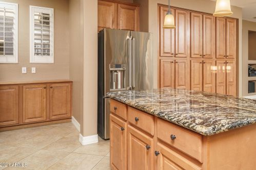 27417 60 Ln, Phoenix AZ 85035-4824 exterior