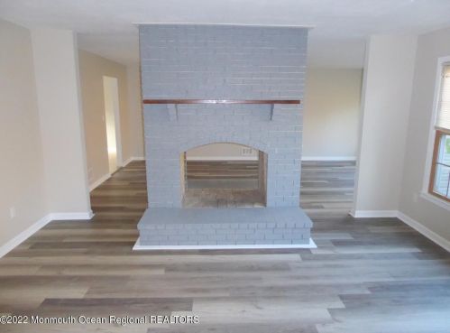 702 Cassville Rd, Jackson Twp NJ  08527-4944 exterior