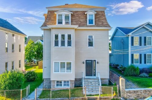 282 Sprague St, Fall River, MA 02724-2762