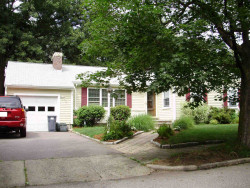 14 Swallow Dr, Newton, MA 02462-1306