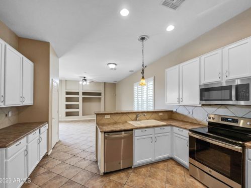 35716 31st Dr, Phoenix, AZ 85086-2236