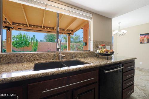 901 Beck Ln, Phoenix AZ  85022-3505 exterior