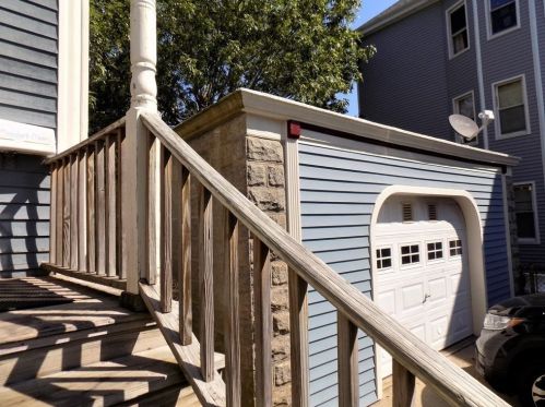 724 Brock Ave, New Bedford MA 02744-2356 exterior