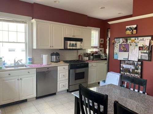 72 Everett St, Arlington MA 02474-6904 exterior