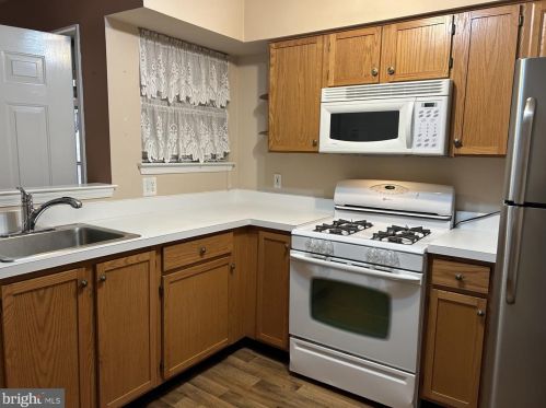 1422 Tristram Cir, West Deptford NJ 08051-2265 exterior