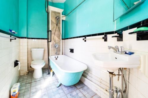 73 Tremont St, Taunton MA 02780-3083 exterior