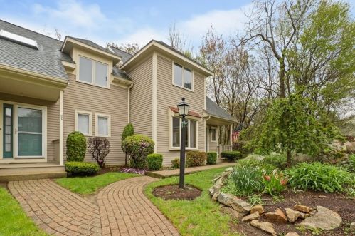 22 Cara Dr, Weymouth, MA 02188-3800