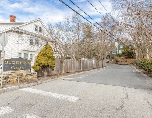 2 Glenbrook Ln, Arlington, MA 02474-1304