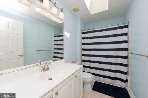 36 Hackemore St, Burlington NJ 08016-3056 exterior