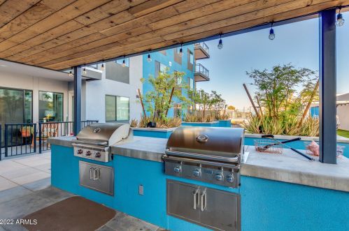 3131 Central Ave, Phoenix AZ  85012-2621 exterior