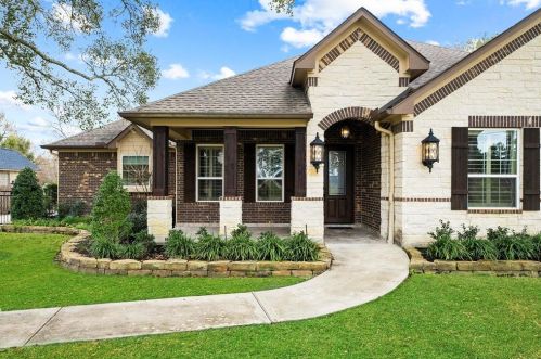 727 Baker Dr, Tomball, TX 77375-4316