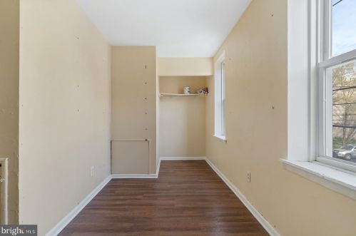 1239 6 St, Philadelphia PA 19140-4561 exterior