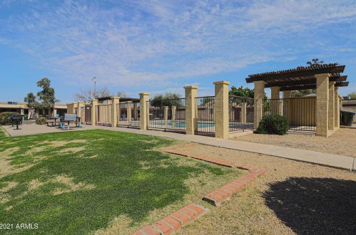 3830 Crittenden Ln, Phoenix AZ  85019-4012 exterior