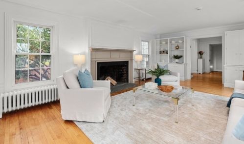 55 Farlow Rd, Newton MA 02458-2439 exterior