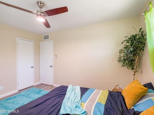 2725 Alice Ave, Phoenix AZ 85021-4112 exterior