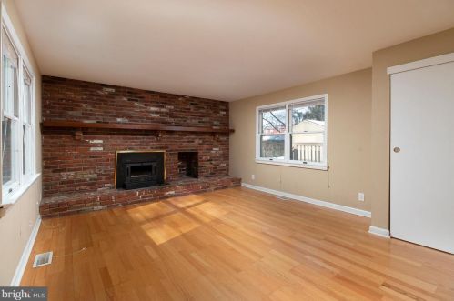 605 Washington Ave, West Deptford NJ 08096-3547 exterior