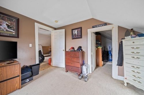 221 Healy St, Fall River MA 02723-1289 exterior