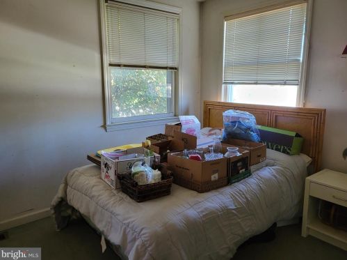 245 Union Ave, West Deptford NJ  08096-3070 exterior