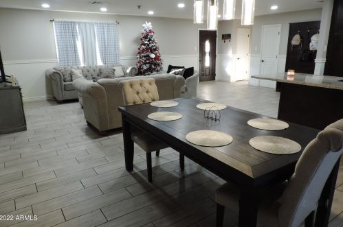 4001 61 St, Phoenix AZ 85033-1712 exterior