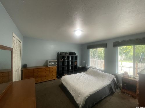 2193 Gyrfalcon Dr, Sandy UT 84092-4049 exterior