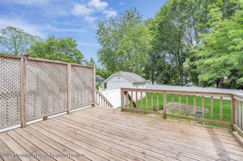 39 Brown Pl, Tinton Falls NJ  07701-2206 exterior