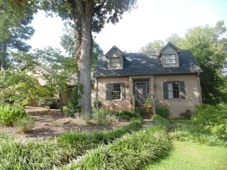 3552 Tamassee Ln, Birmingham, AL 35226-2650