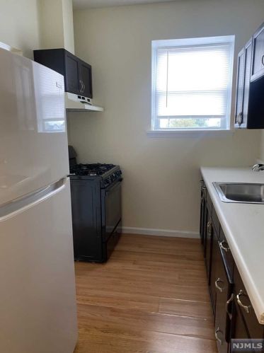 233 Kearny Ave, Kearny NJ  07032-2470 exterior