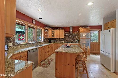 5063 Mdw Dr, Park City UT 84060-6813 exterior