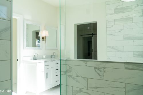 3307 43rd Pl, Phoenix AZ  85018-6422 exterior