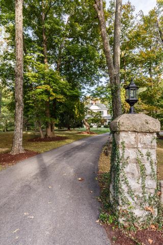 1313 Glenbrook Rd, Louisville, KY 40223-1421