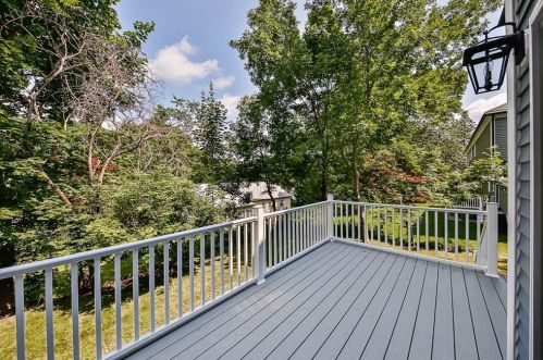 53 Lantern Ln, Arlington MA 02474-1806 exterior