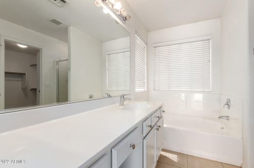 8227 Apache St, Phoenix AZ 85003-2726 exterior