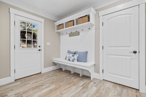 54 Cushing St, Hingham MA 02043-3625 exterior