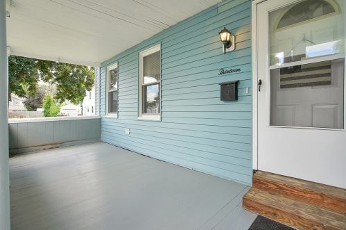 11 King Ave, Montgomery, MA 01085-2728