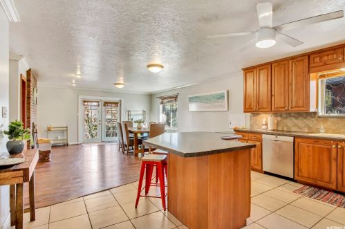 2371 High Mountain Dr, Sandy UT 84092-5506 exterior