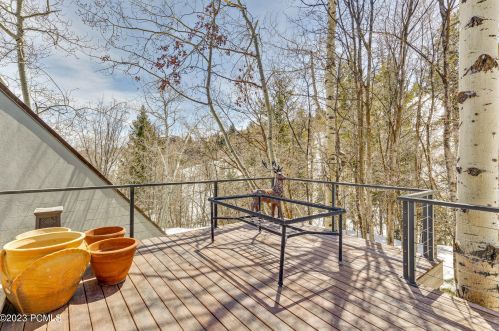 7602 Buckboard Dr, Park City UT 84098-5304 exterior