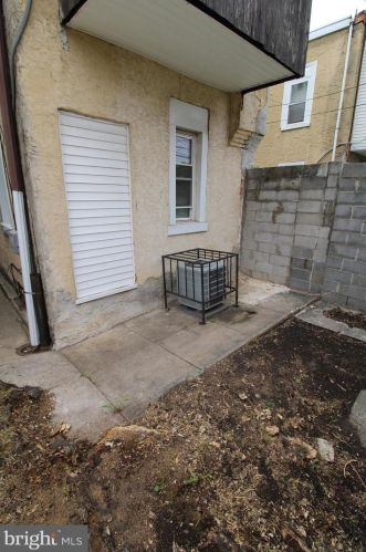 2249 16 St, Philadelphia PA 19132-4402 exterior