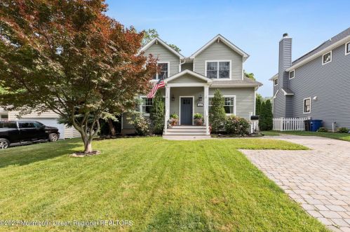 210 White Rd, Little Silver NJ 07739-1137 exterior