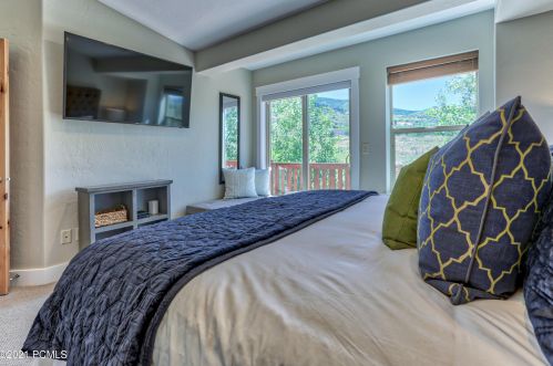 5627 Oslo Ln, Park City UT 84098-7708 exterior