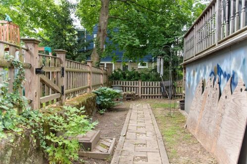 46 Blossom St, Arlington MA 02474-2639 exterior