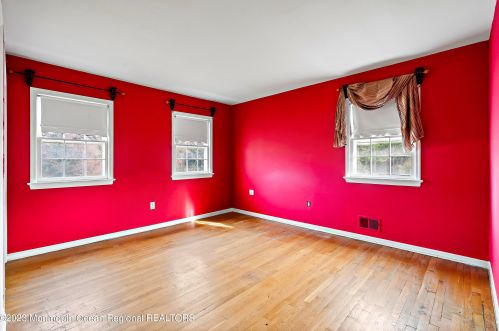 7 Pirates Cove Rd, Little Silver NJ 07739-1623 exterior