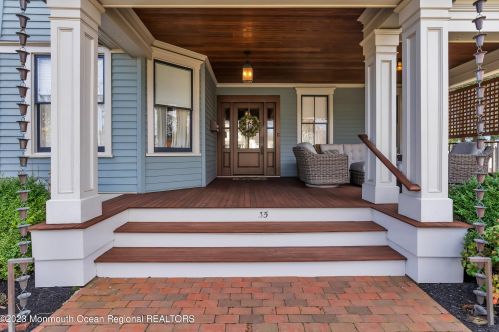 35 Irving Pl, Tinton Falls, NJ 07724-1627