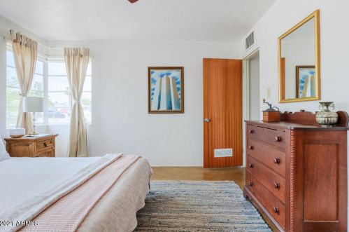 1631 Catalina Dr, Phoenix AZ 85018-7212 exterior