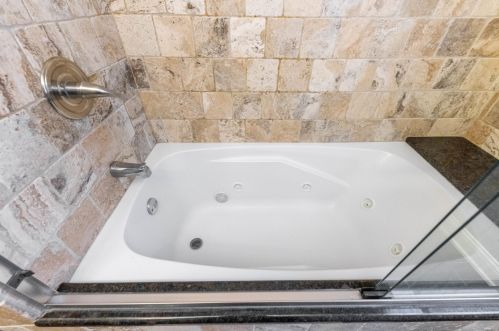 1907 Wenonah Ave, Forest View IL 60402-1666 exterior