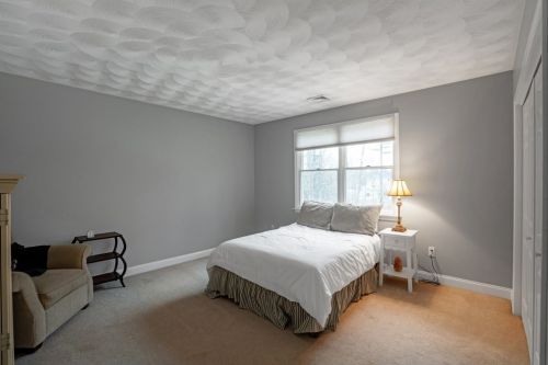 1 Belmont Ln, North Reading MA 01864-2329 exterior