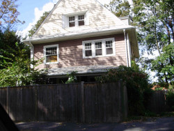365 Austin St, Newton, MA 02465-2526
