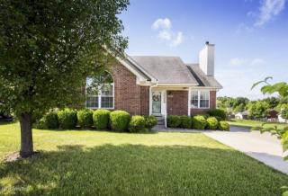 8704 Wisdom Ln, Louisville, KY 40229-2561