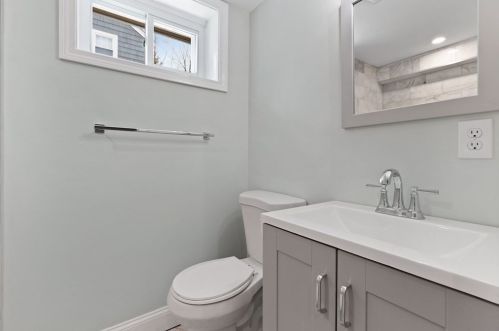 31 Jersey St, Dedham MA  02026-4942 exterior