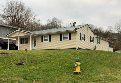 12541 Copley Rd, Ashland, KY 41102-7758